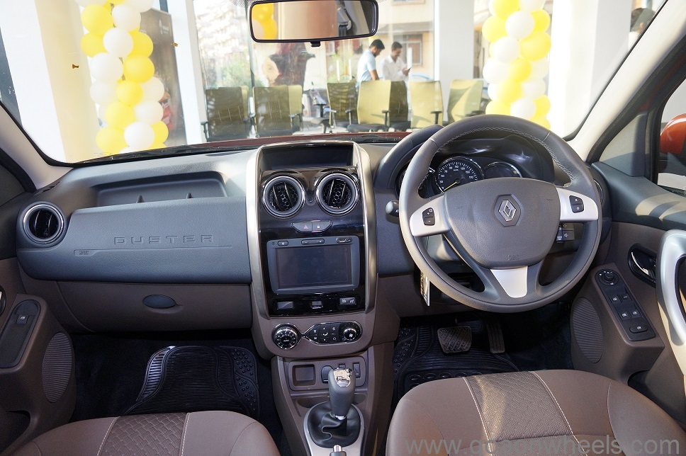 Renault Duster Goa (12)